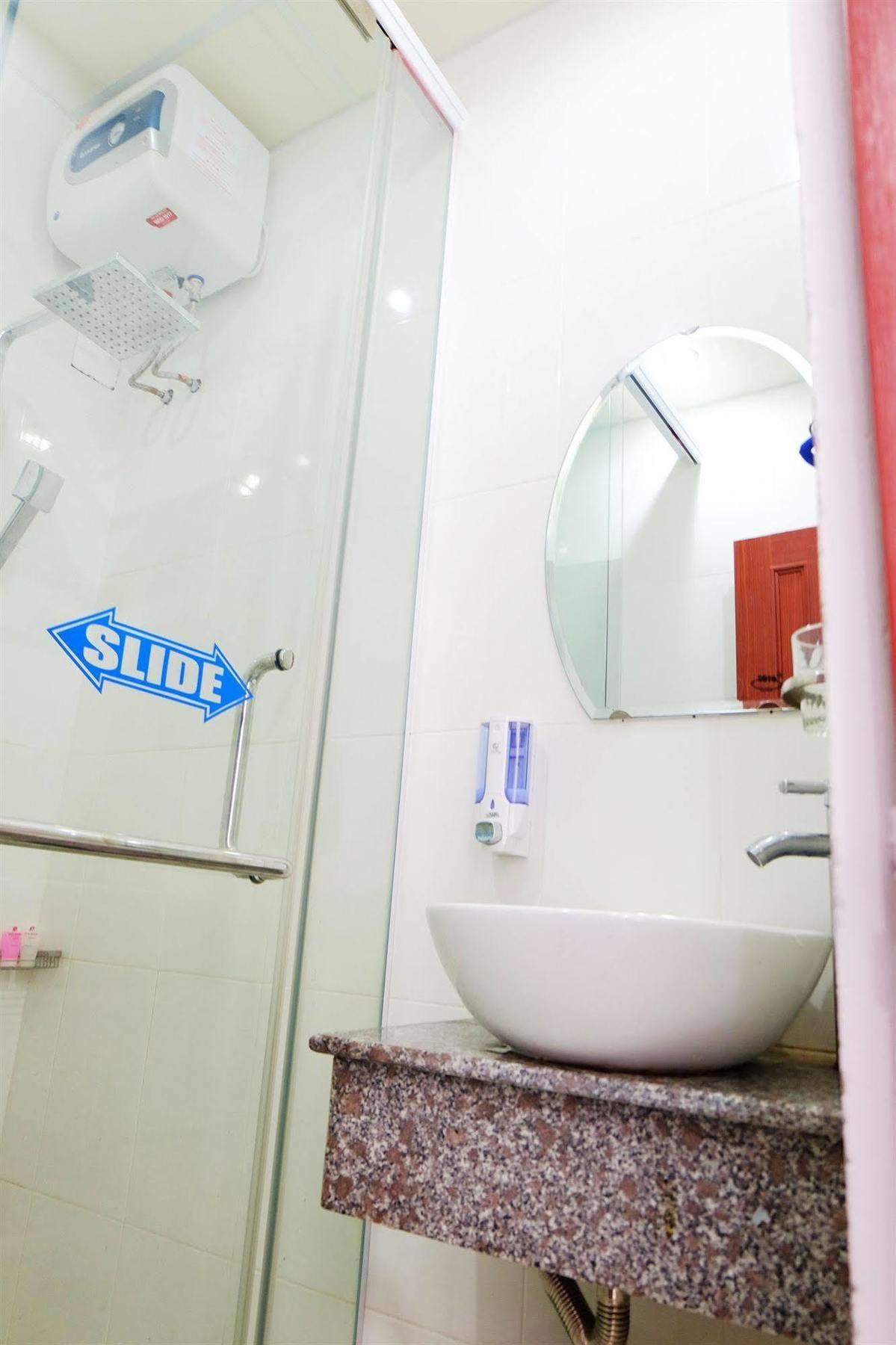Fulmar Hotel Da Nang Bagian luar foto